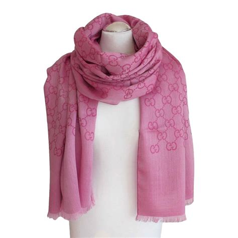 foulard gucci usato con sfondo rosa|Foulard Gucci in Cotone Rosa .